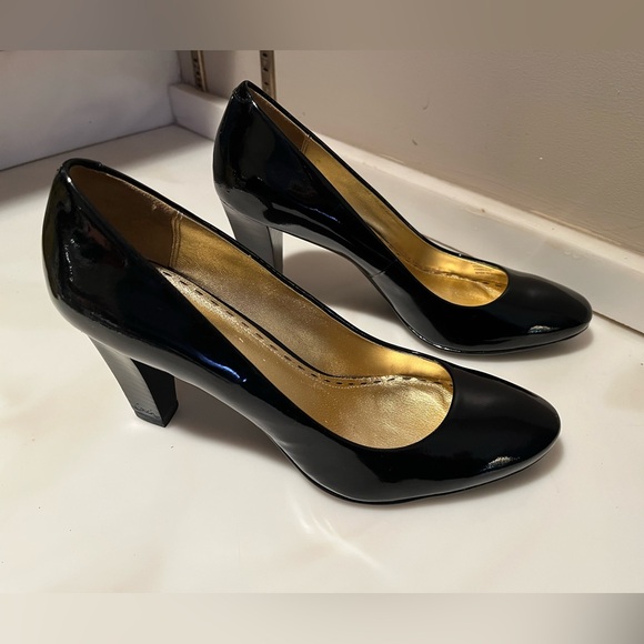 COACH Sheri Black Patent Leather Pump, Size 8.5 - Picture 1 of 11